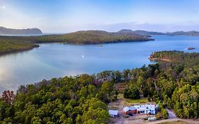 Bruny Island Lodge